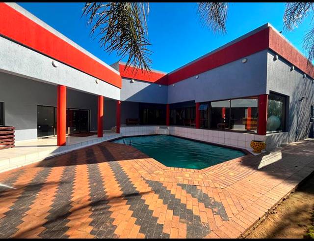 5 BEDROOM HOUSE FOR SALE IN SHARON PARK